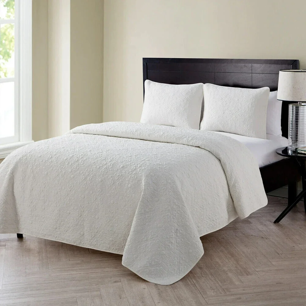 VCNY Home Caroline Quilt Set Full/Queen White Embossed Floral 3-Piece BED62